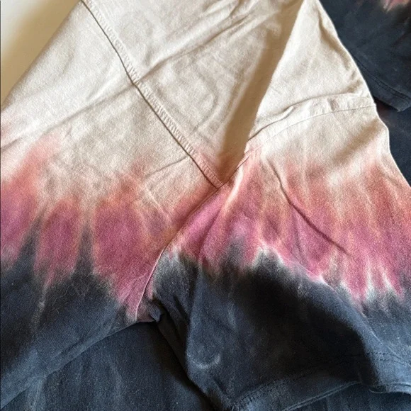NWT Nightmare Before Christmas 100% Organic Cotton Women’s shirt Black tie dye L - Picture 8 of 11